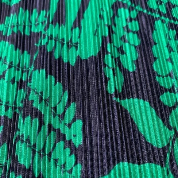 Banana Republic Pleated Racer Back Tank Tops Women Size XL Tropical Green Blue - Picture 10 of 15